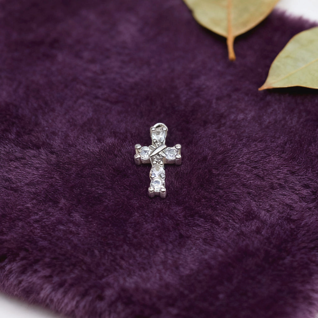 “Léger” Cross Pendant — 14K Gold-Plated Cubic Zircon (Platinum-style Finish)