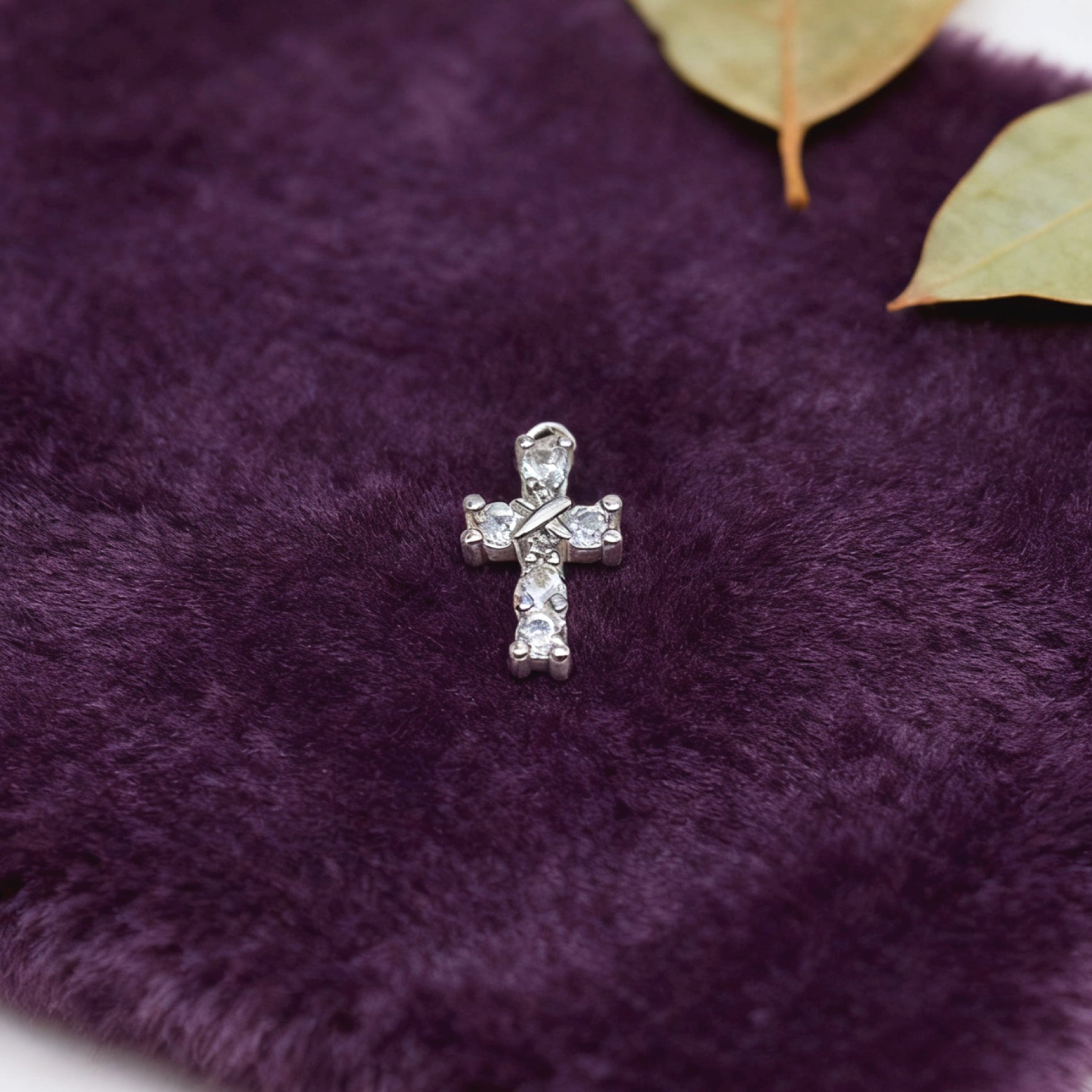 “Léger” Cross Pendant — 14K Gold-Plated Cubic Zircon (Platinum-style Finish)