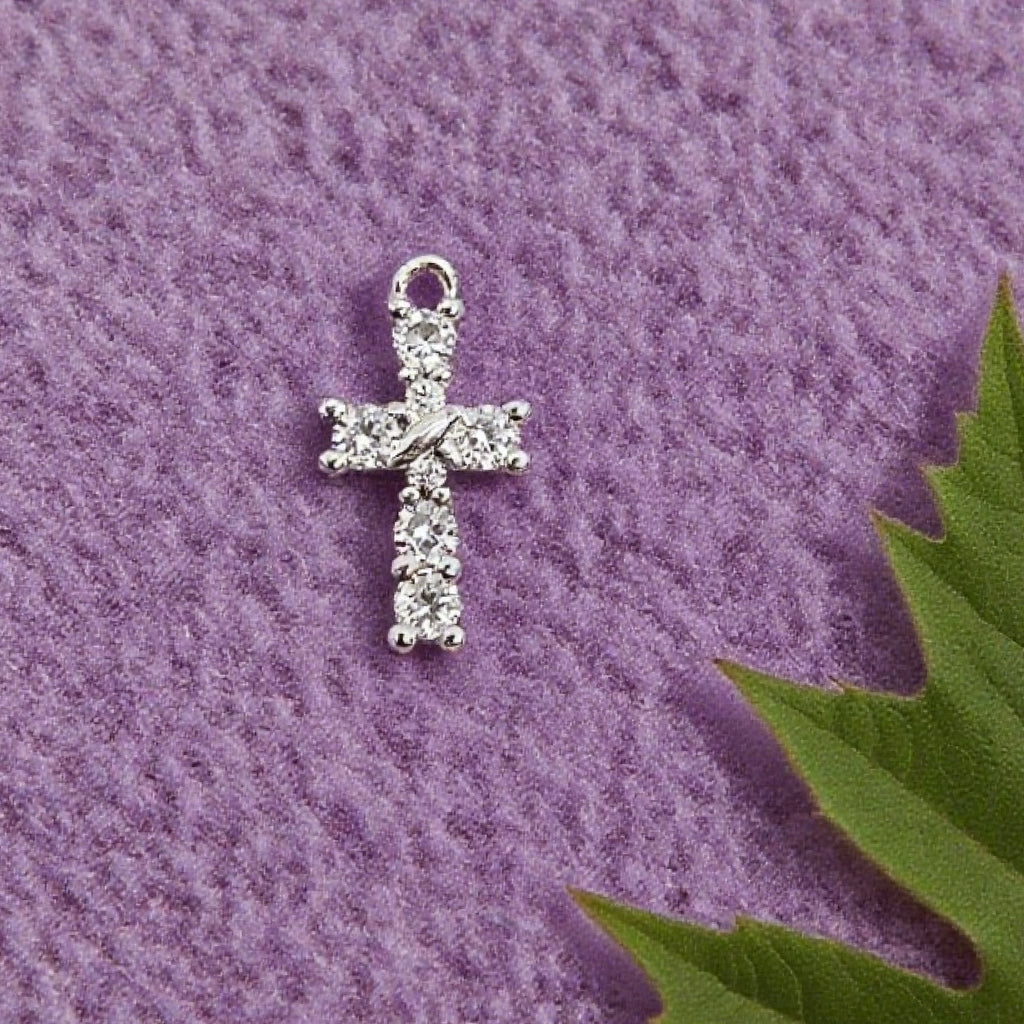 “Léger” Cross Pendant — 14K Gold-Plated Cubic Zircon (Platinum-style Finish)