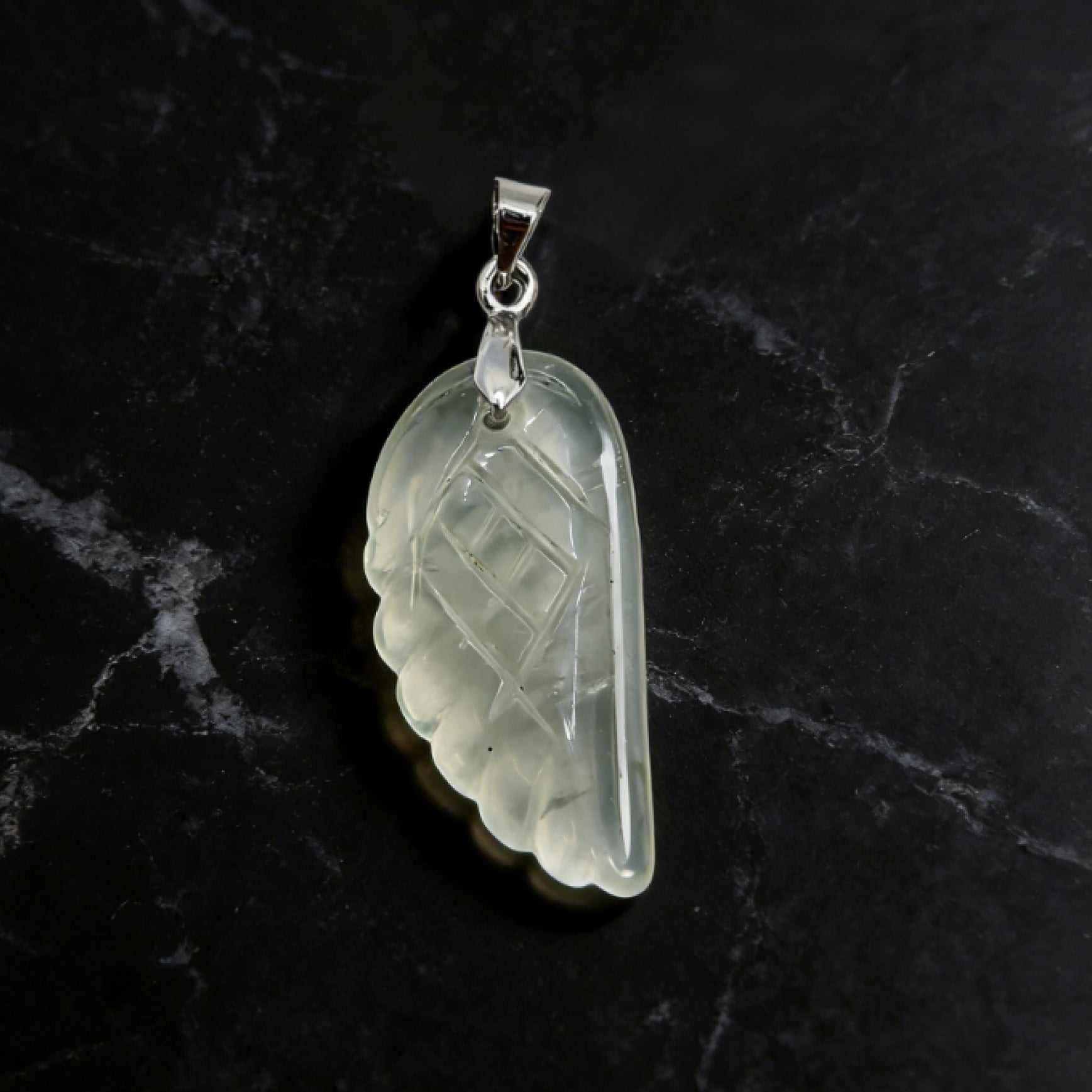 “Léger” Angel Wing Pendant — Hand‑Carved Green Fluorite