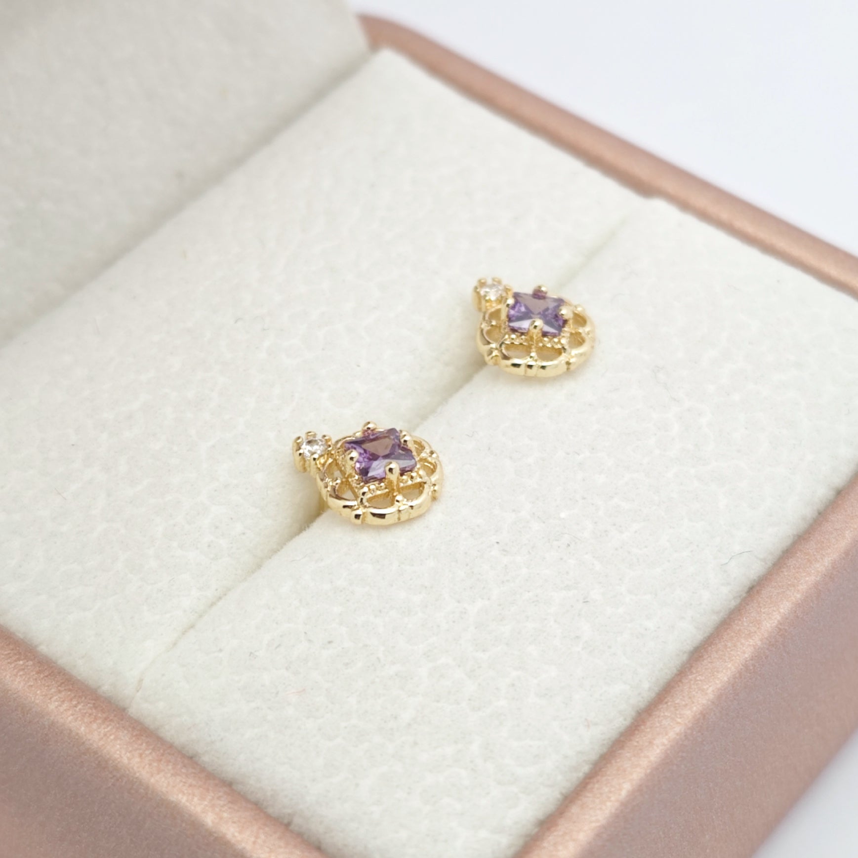 “Éclat” Mini Princess Earrings — 14K Gold‑Plated, Amethyst‑Style