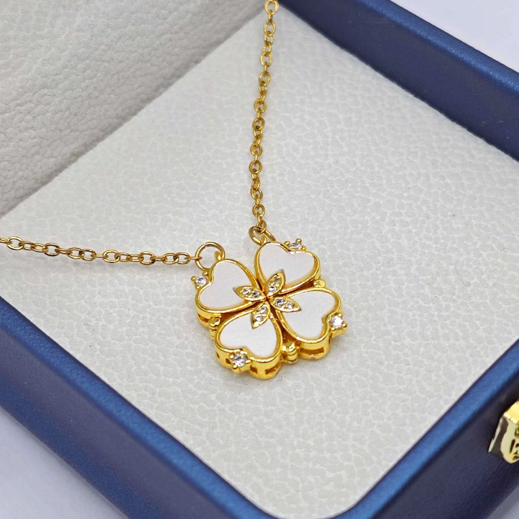 “Étreinte” Clover Pendant Necklace — 18K‑Plated Chain, White Resin