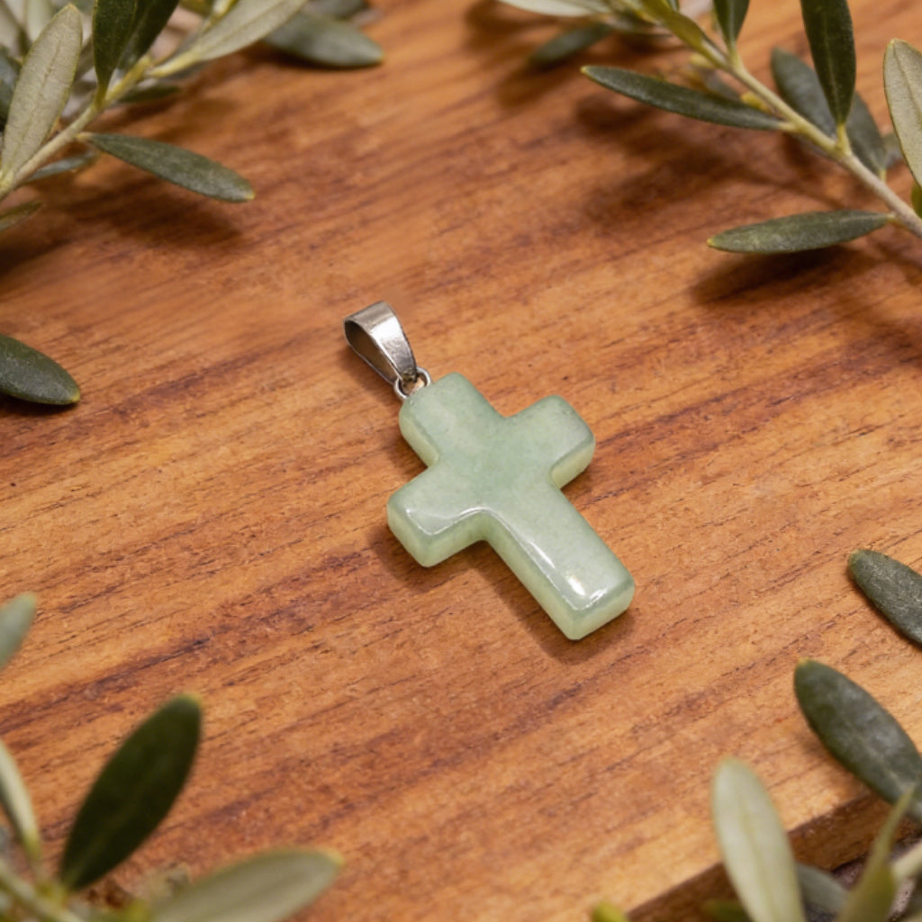 “Léger” Cross Pendant — Natural Green Aventurine