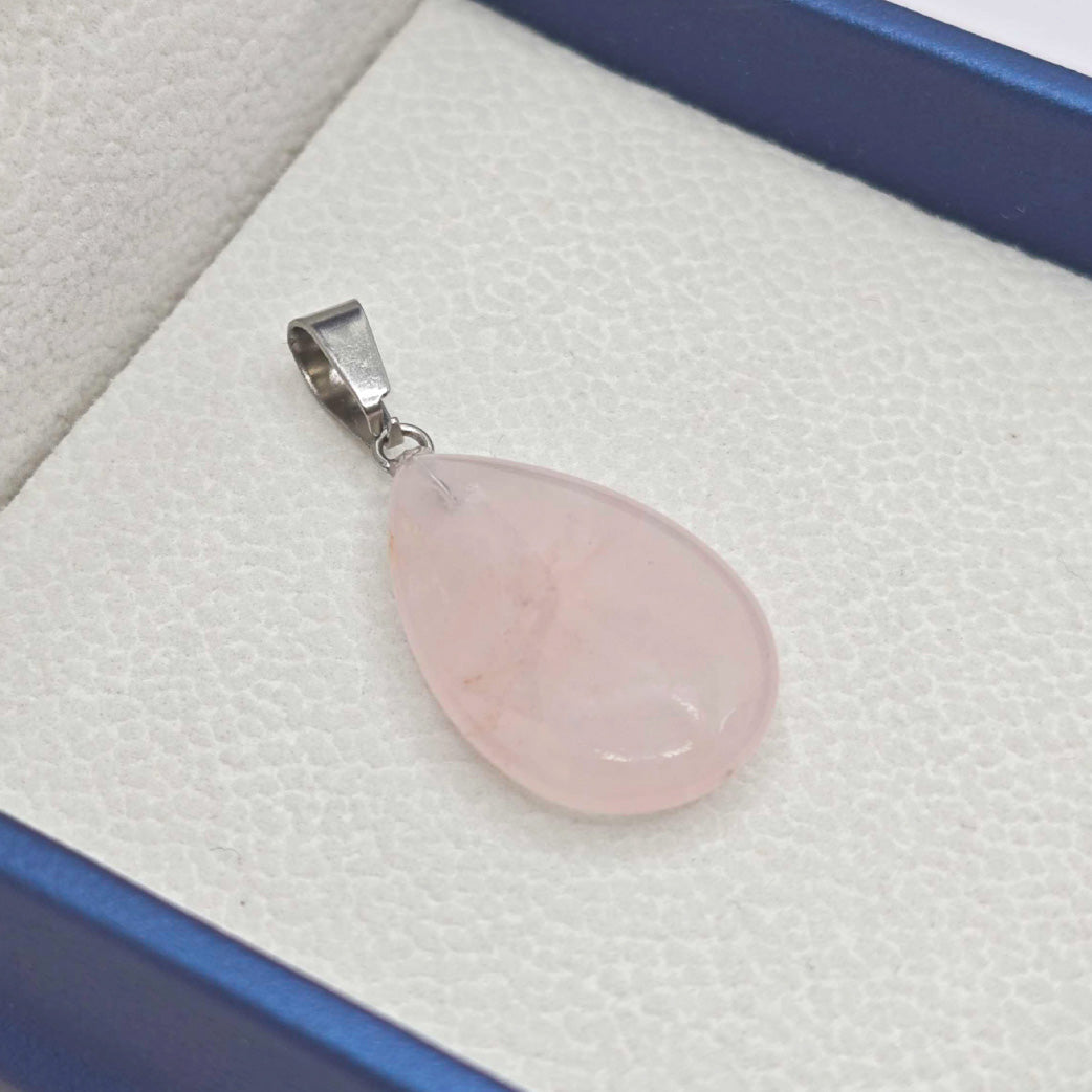“Léger” Teardrop Pendant — Natural Rose Quartz, Flat-Cut