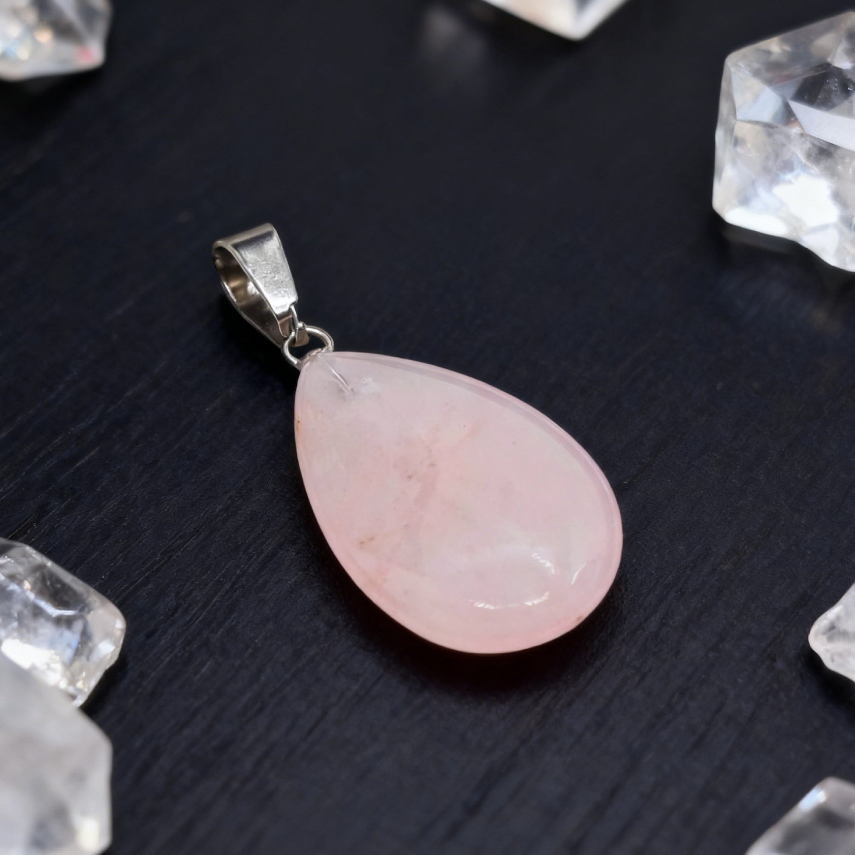 “Léger” Teardrop Pendant — Natural Rose Quartz, Flat-Cut