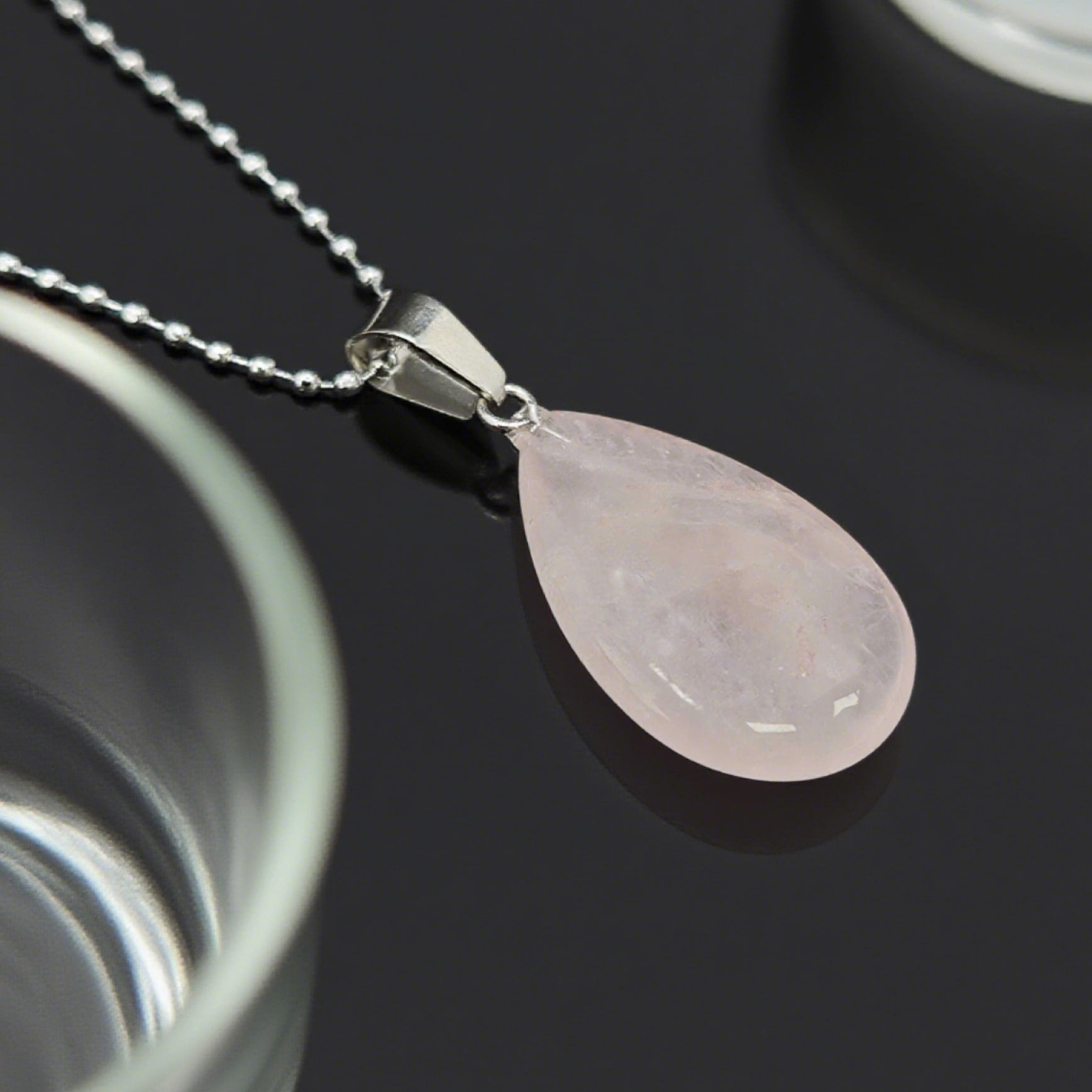 “Léger” Teardrop Pendant — Natural Rose Quartz, Flat-Cut