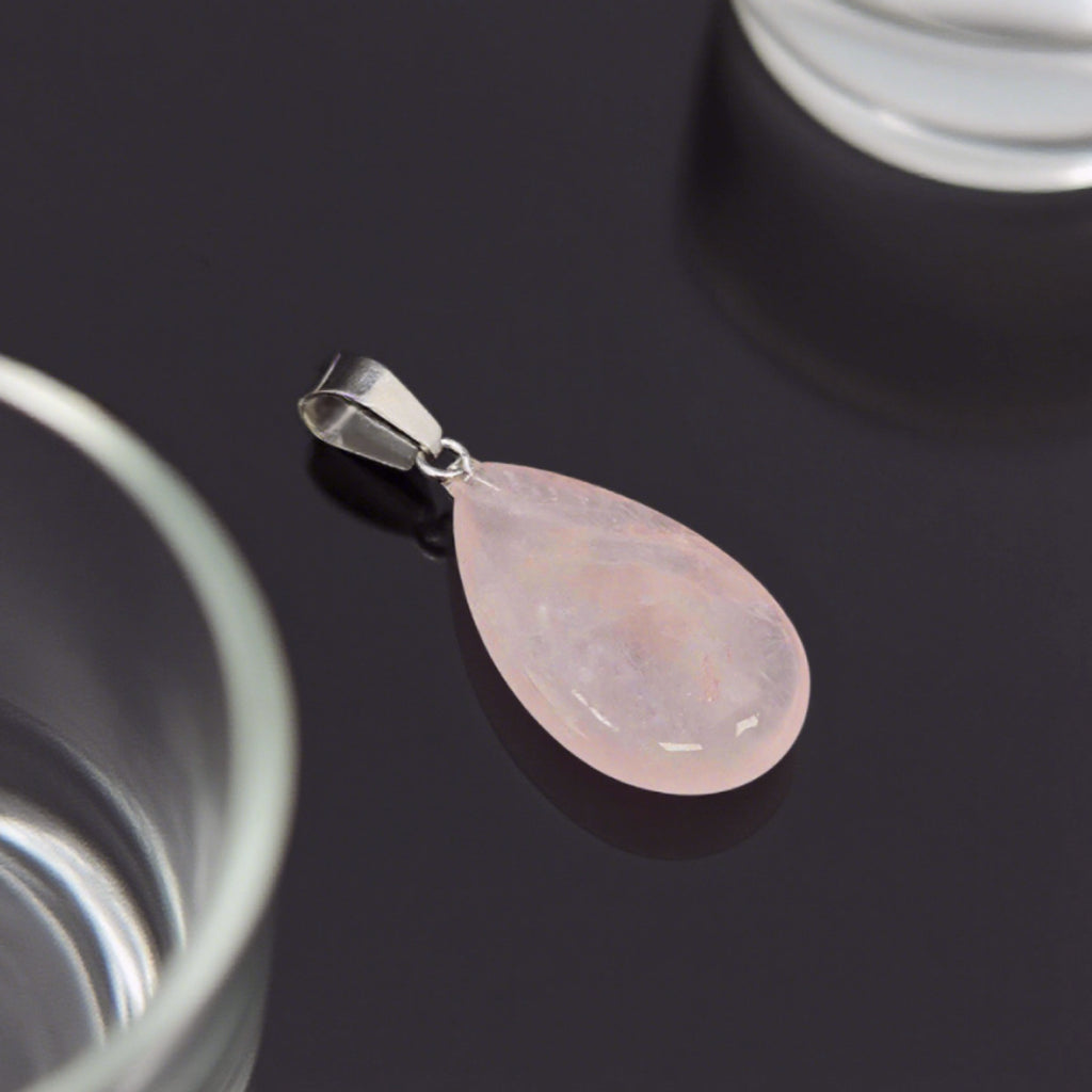 “Léger” Teardrop Pendant — Natural Rose Quartz, Flat-Cut