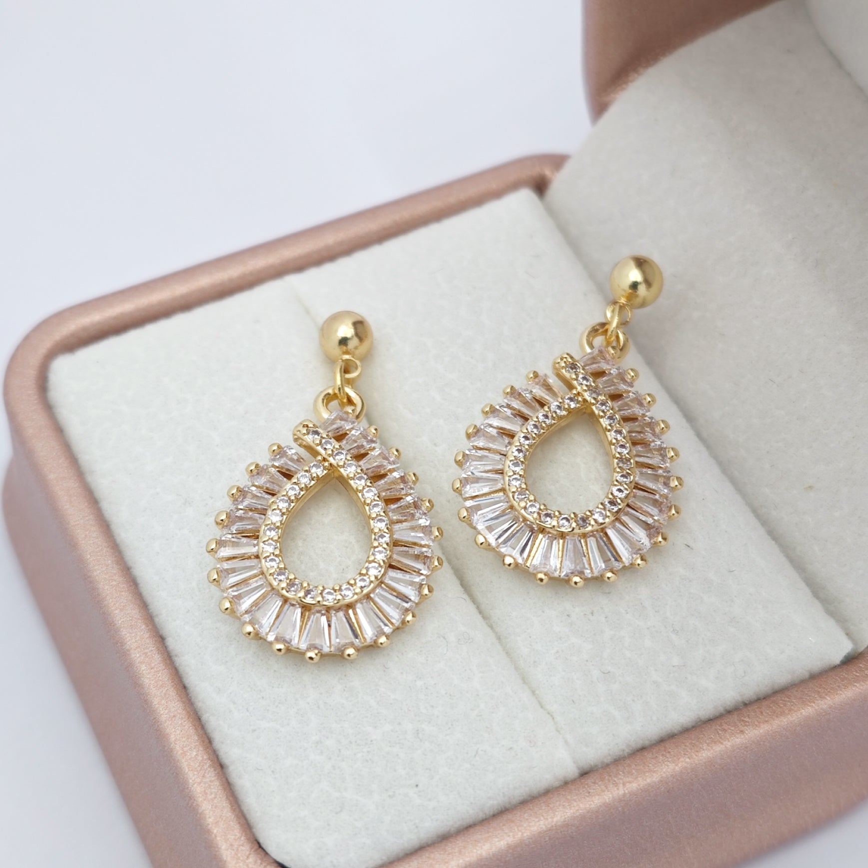 “Éclat” Halo Teardrop Drop Earrings — 18K Gold‑Plated, Diamond-Style