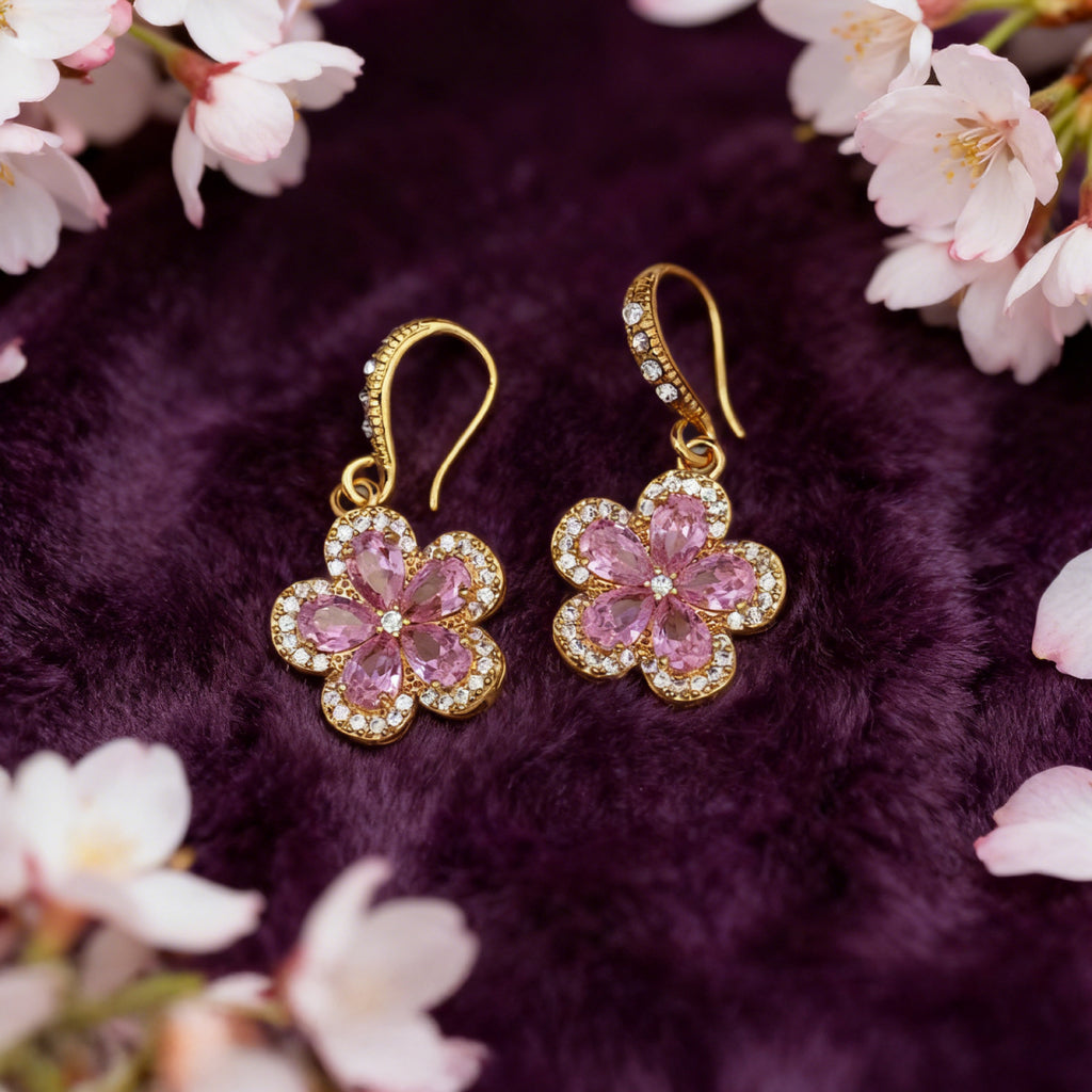 Boucles d'oreilles crochet Sakura « Éclat » Pétale Glow — Plaqué or 18 carats, oxyde de zirconium rose