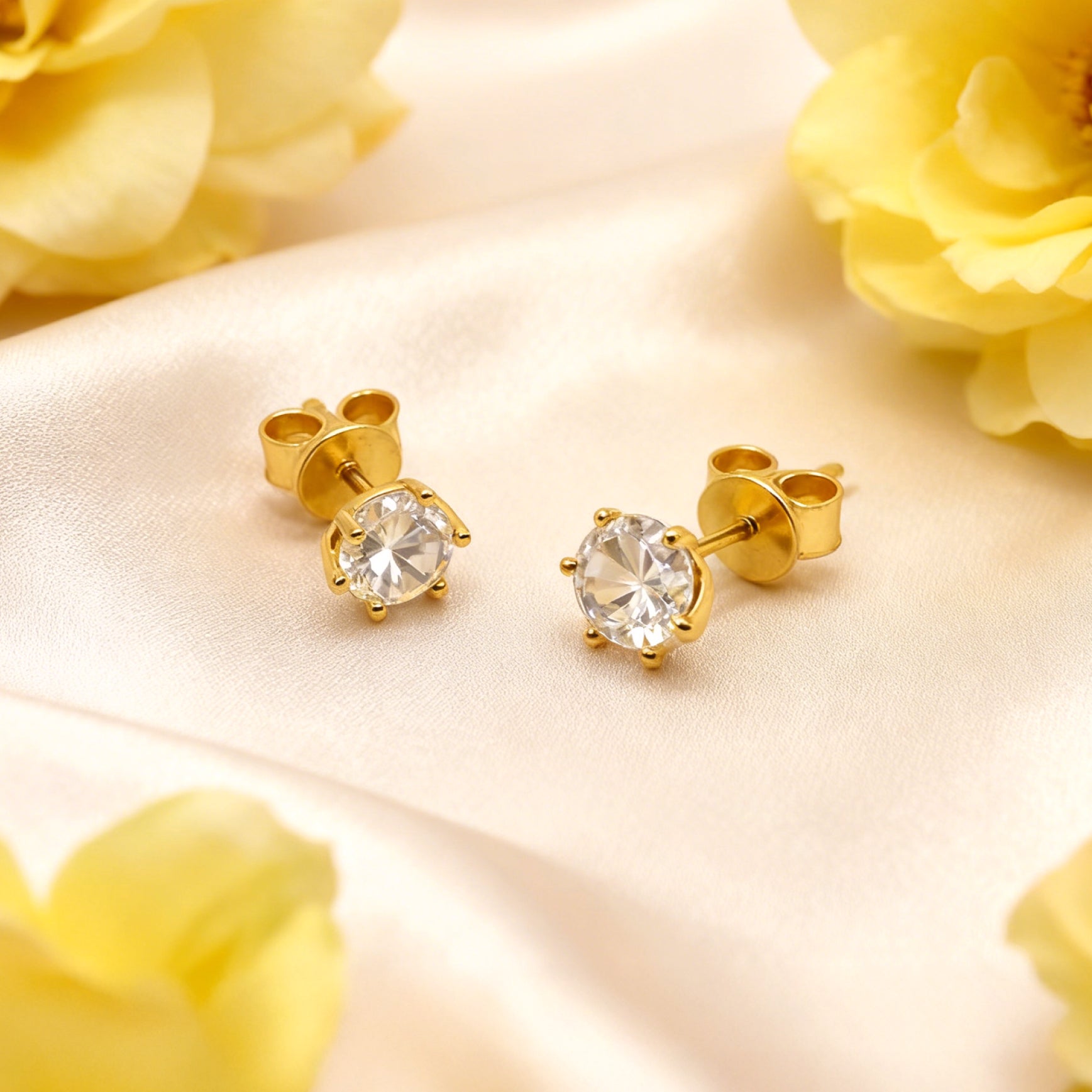 “Éclat” Classic Six‑Prong Moissanite Stud Earrings — 18K Gold‑Plated Sterling Silver