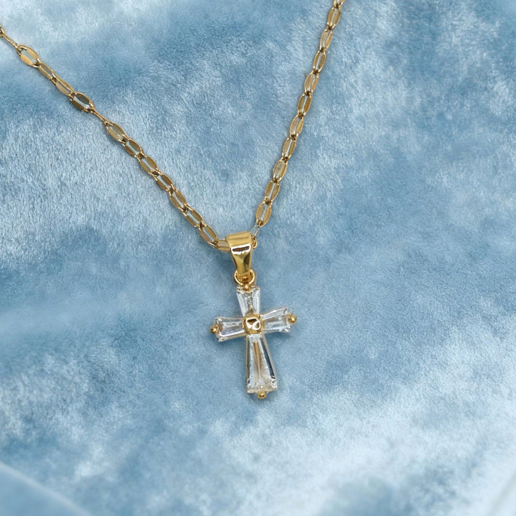 “Étreinte” Baguette Cross Pendant Necklace — 18K Gold‑Plated, Diamond-Style