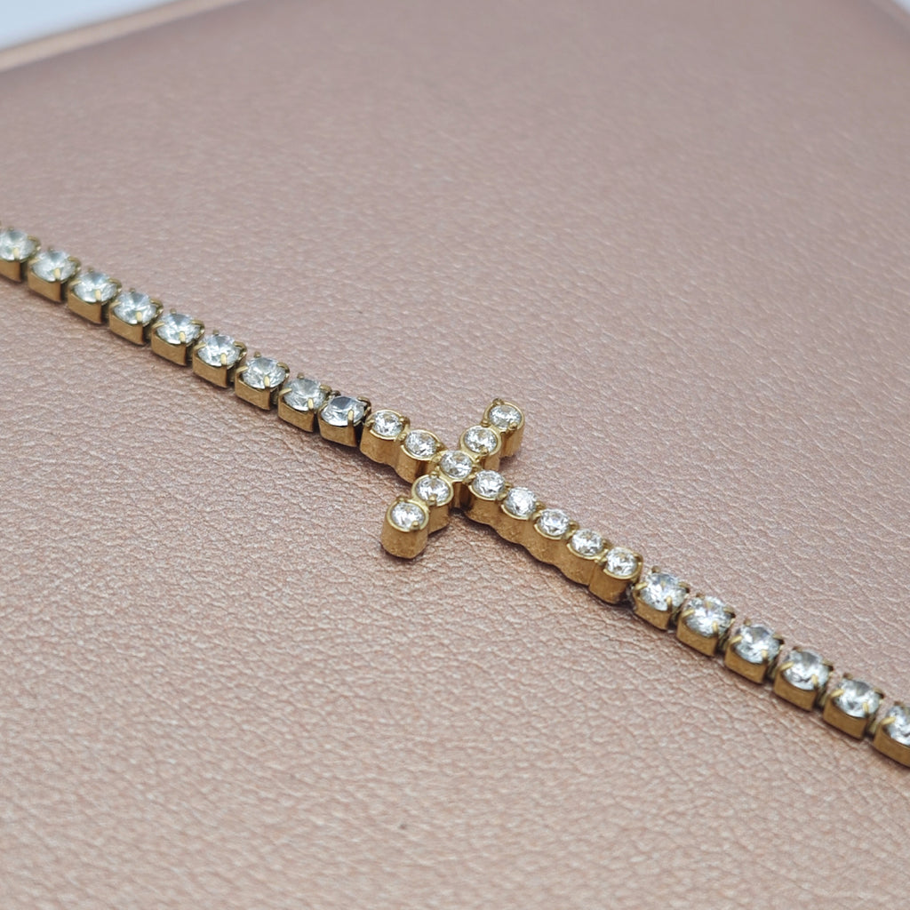 “Lien” Cross Tennis Bracelet — 18K Gold‑Plated, High-grade CZ
