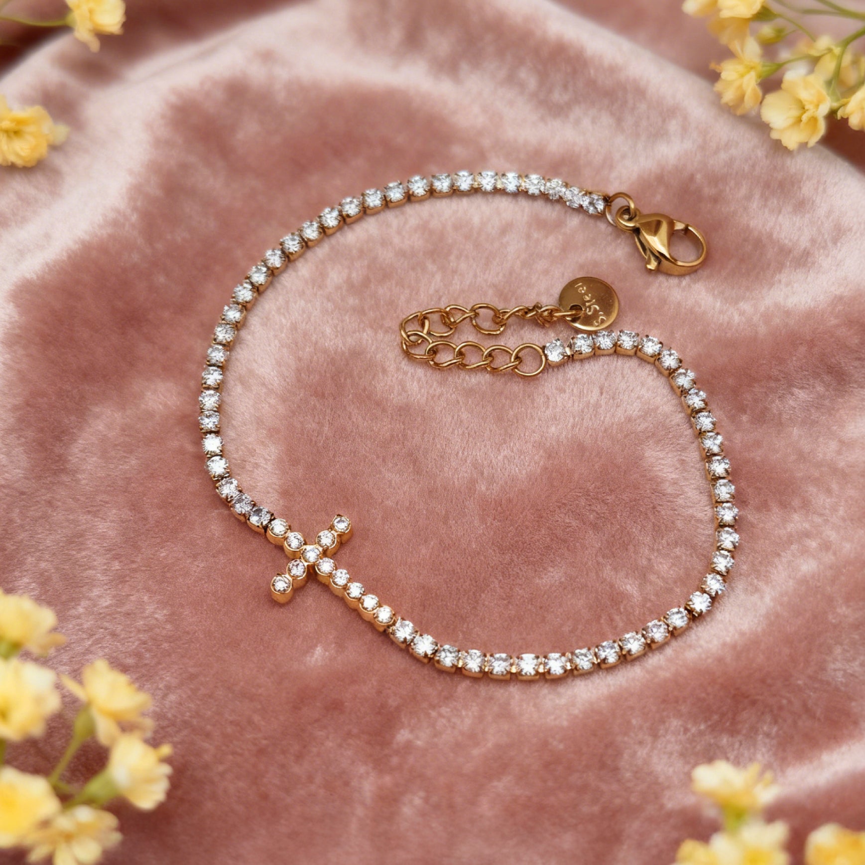 “Lien” Cross Tennis Bracelet — 18K Gold‑Plated, High-grade CZ