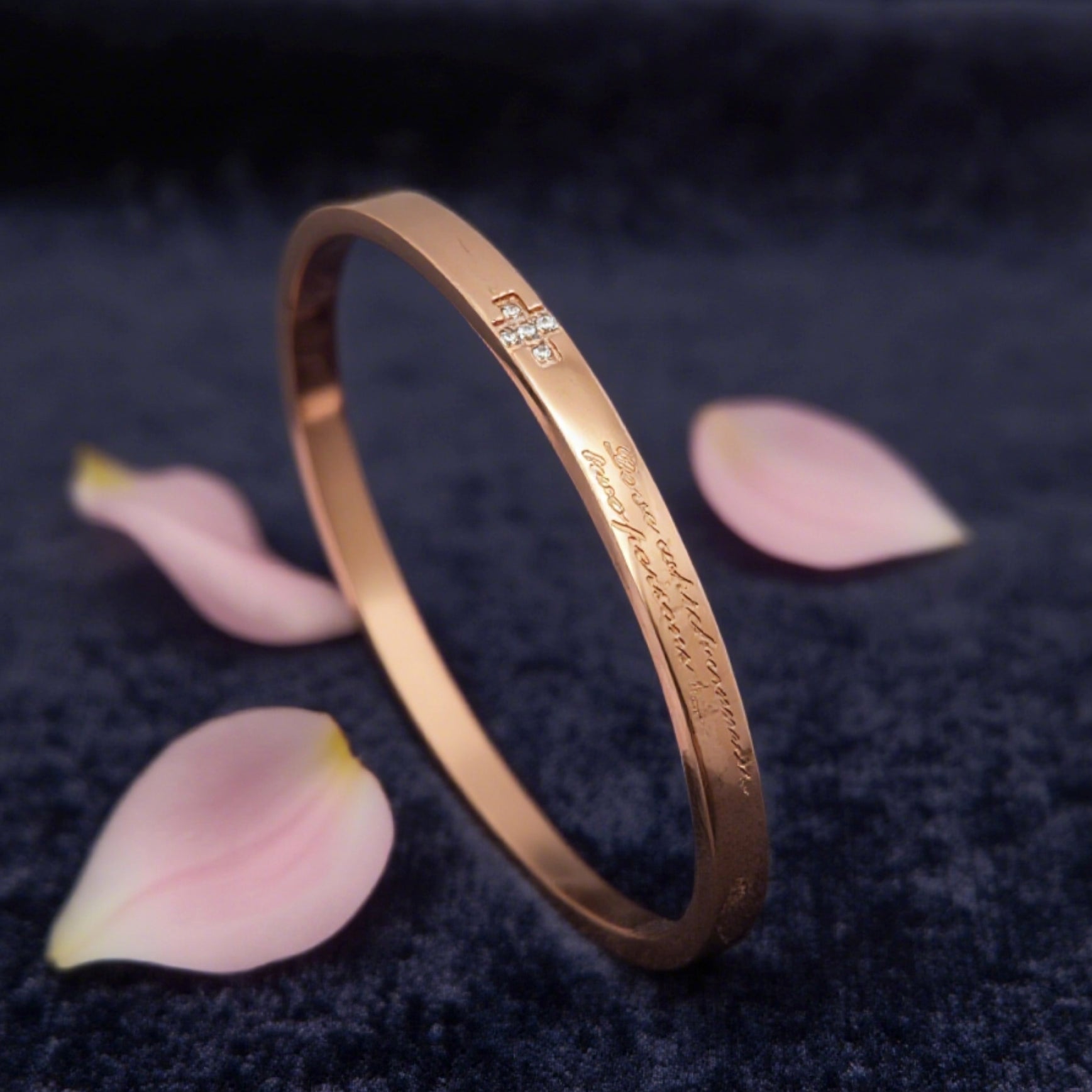 “Lien” Cross-Clasp Bangle — 18K Gold‑Plated, High-grade CZ